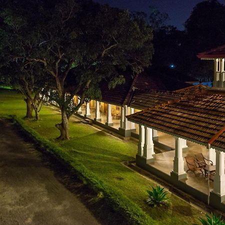 The Sanctuary At Tissawewa Hotel Anuradhapura Exterior foto