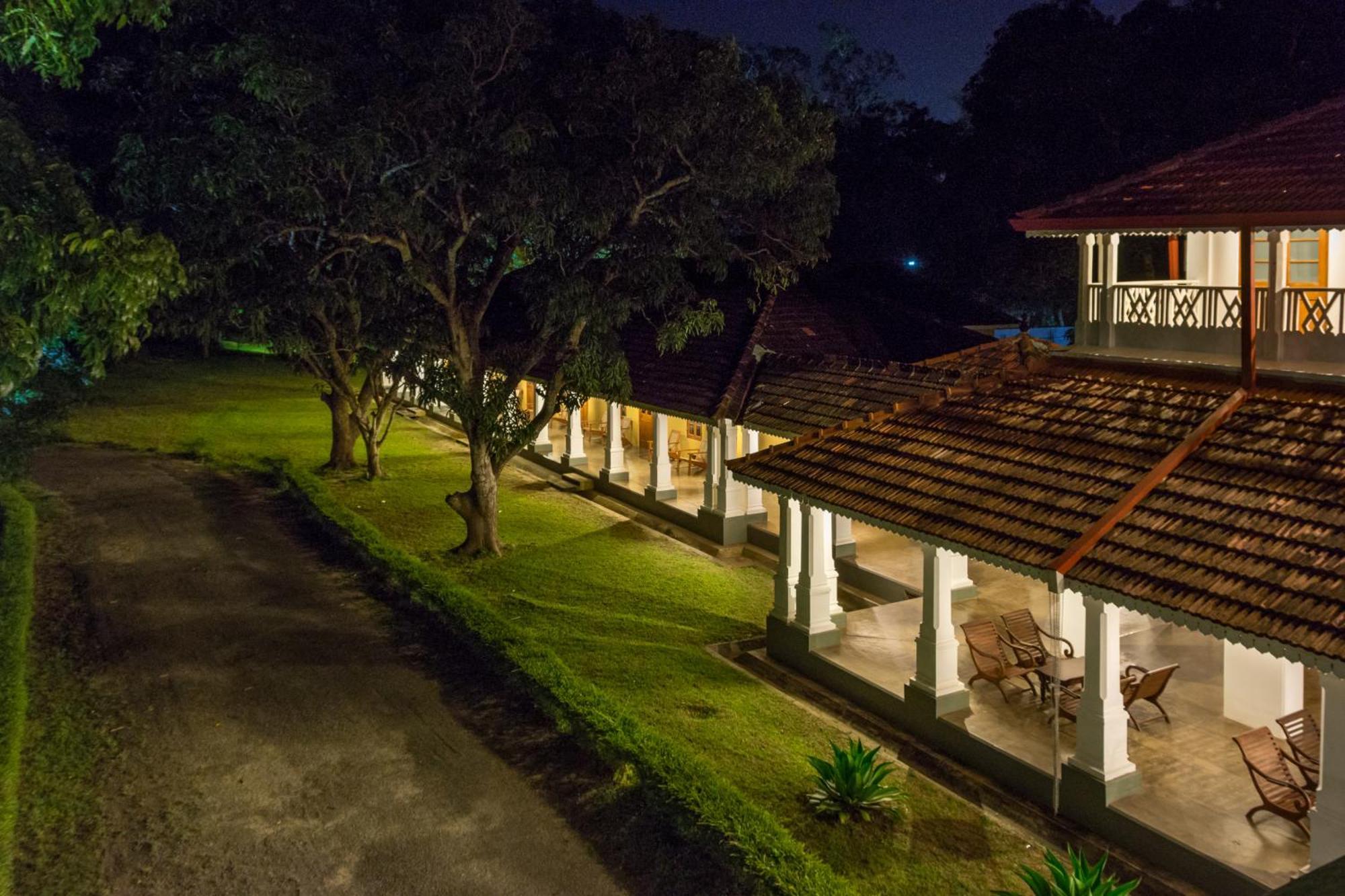 The Sanctuary At Tissawewa Hotel Anuradhapura Exterior foto