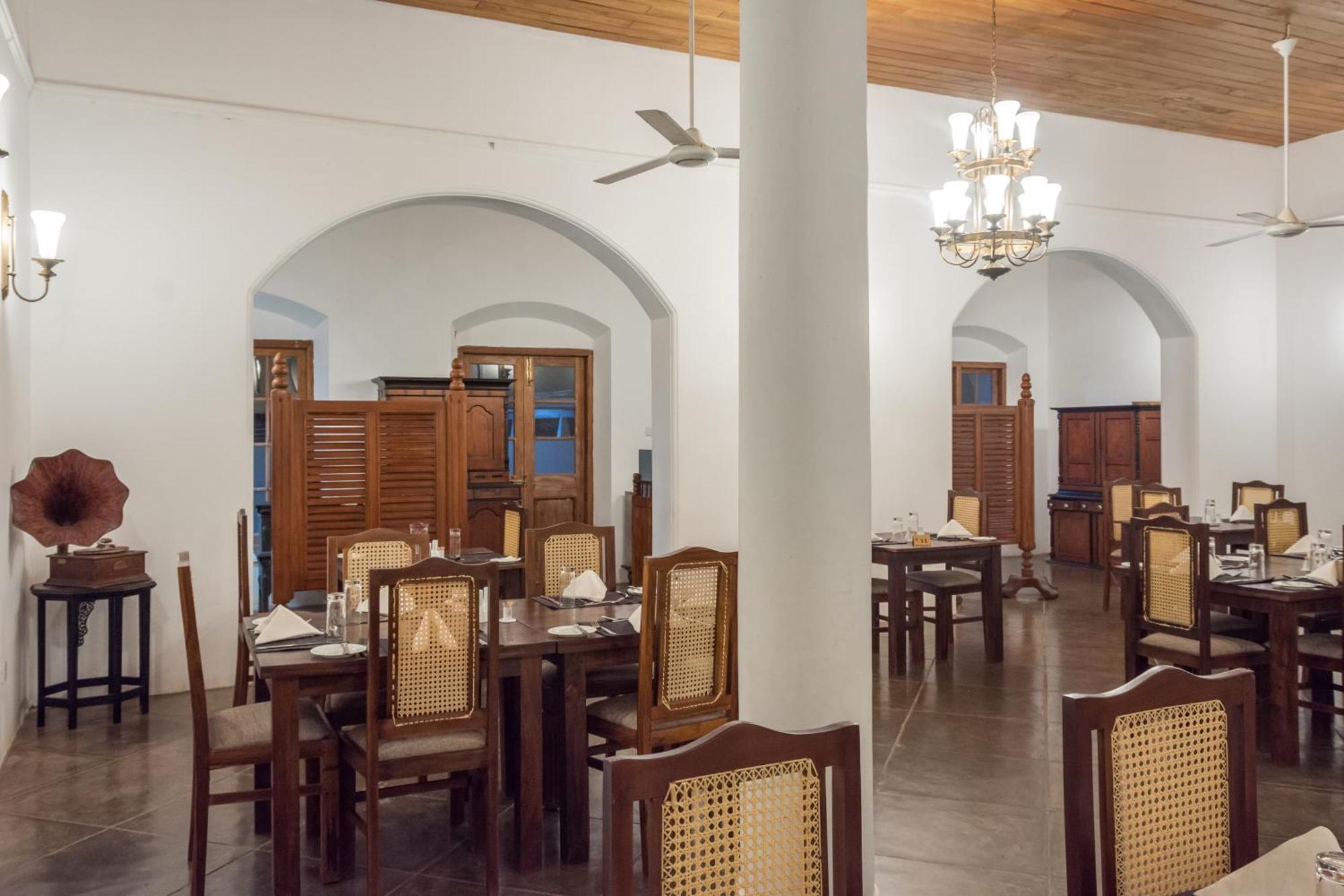 The Sanctuary At Tissawewa Hotel Anuradhapura Exterior foto