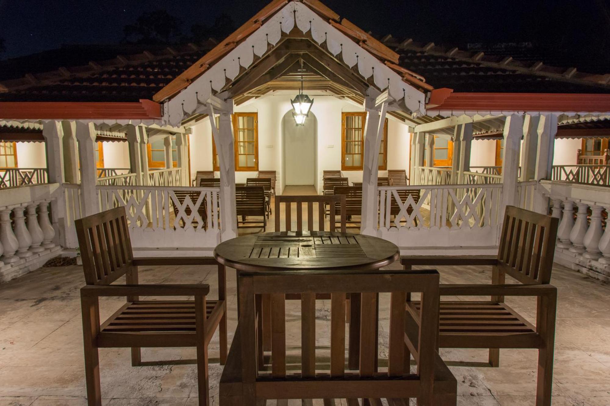 The Sanctuary At Tissawewa Hotel Anuradhapura Exterior foto